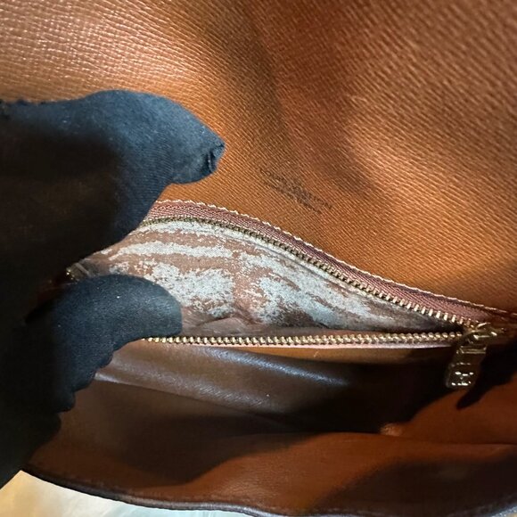 Authentic Louis Vuitton Monogram Saint Cloud PM Crossbody Shoulder Bag - Picture 16 of 16